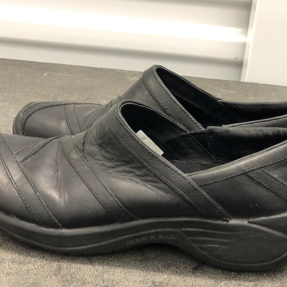 merrell leather clogs